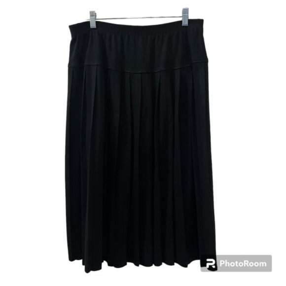 Alfred Dunner Womens Black Elastic Waist Pleated Knee Length Skirt Size 14 USA - Picture 2 of 7